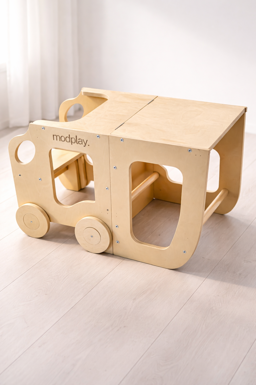 Нэг тавилга. Гурван хэрэглээ. (Montessori суралцах шат)