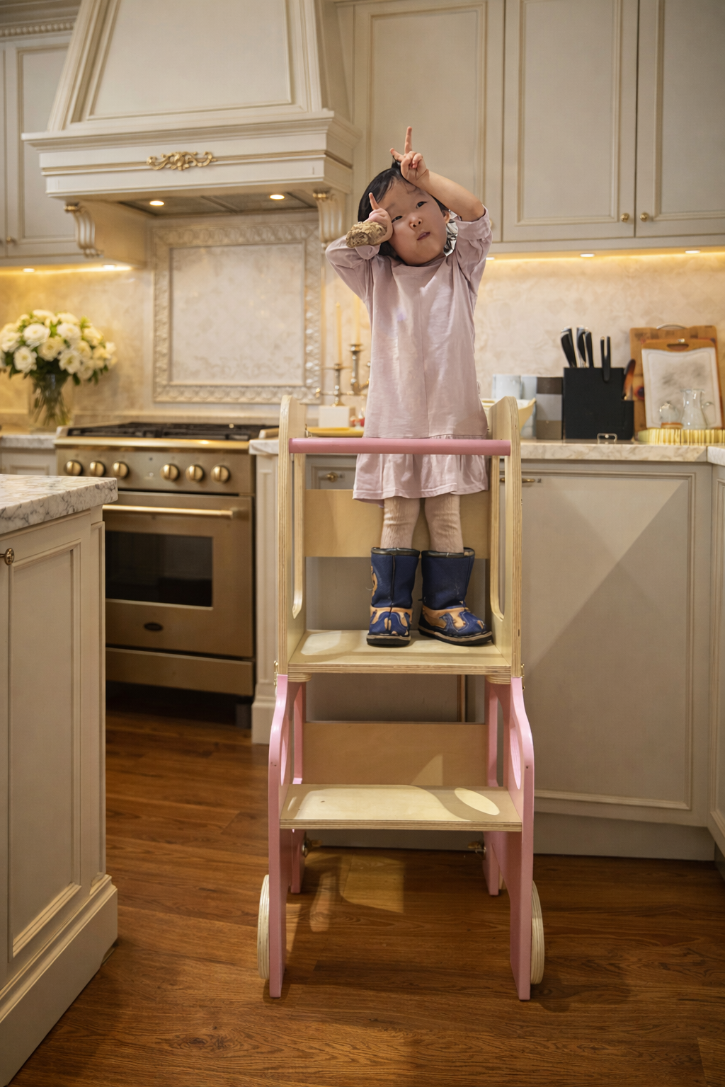 Нэг тавилга. Гурван хэрэглээ. (Montessori суралцах шат)